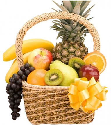 Корзинка "Солнечная"- купить фруктовую корзину с виноградом и ананасом с доставкой в Астрахани